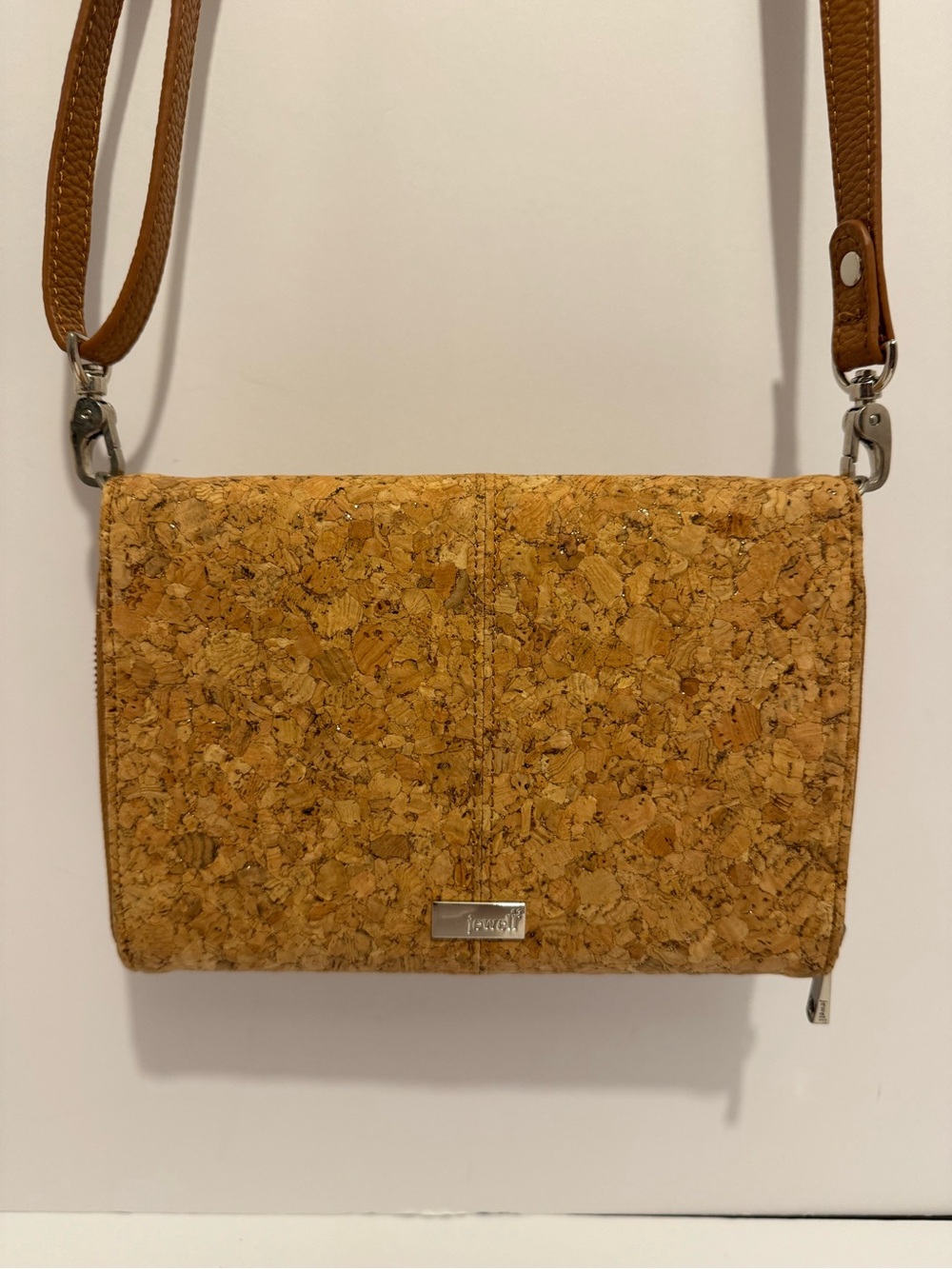 Jewell by Thirty One “Tons of Fund” Cork-body Cross body bag